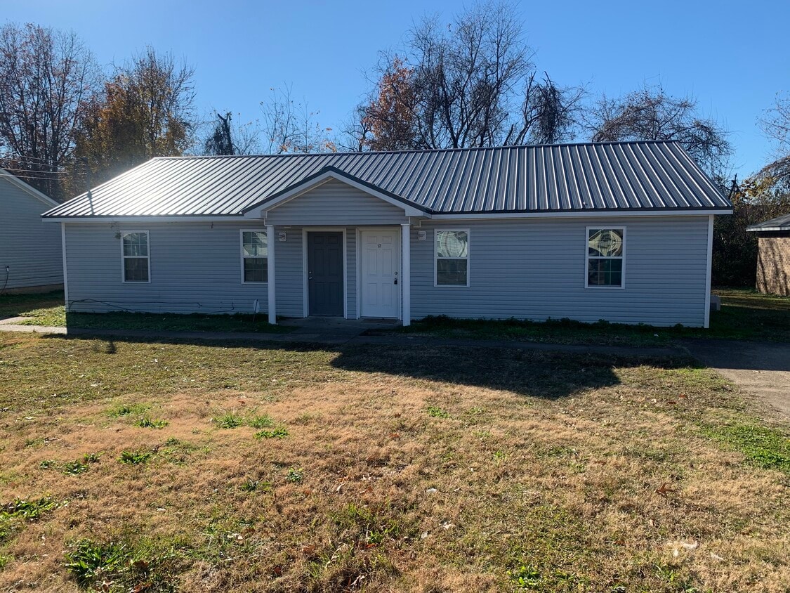 17 Lennon Cove, Jackson, TN 38305 House Rental in Jackson, TN