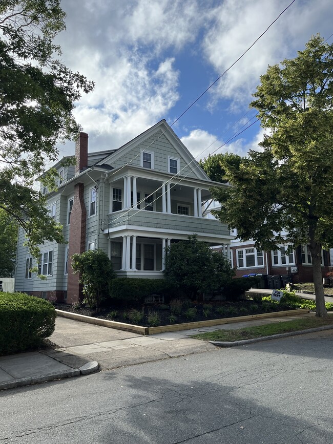 Building Photo - 22 Hilltop Ave
