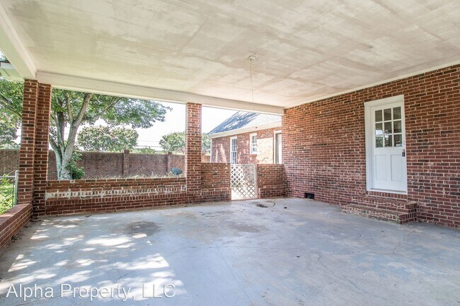 Building Photo - 4 br, 2.5 bath House - 2 Westover Place