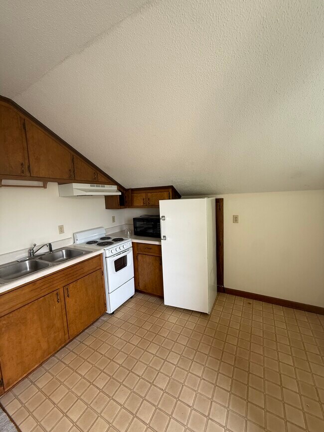 Foto del edificio - 839B Sanford Rd