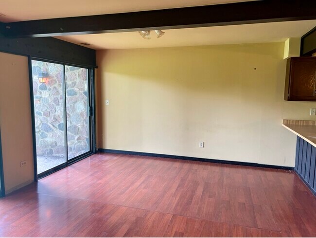 Hardwood floors - 15810 IL-173