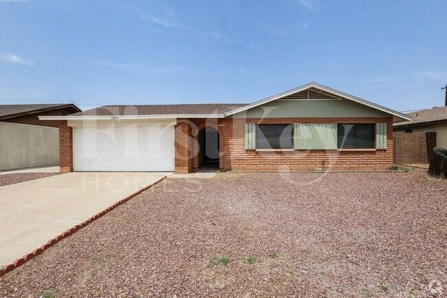 Building Photo - 2208 W Dahlia Dr