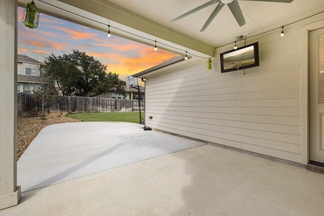 Foto del edificio - 104 Scenic Hills Cir