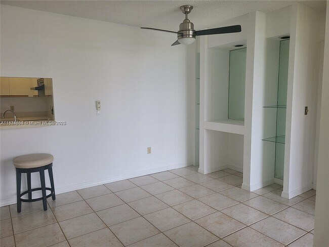 Foto del edificio - 10661 NW 14th St