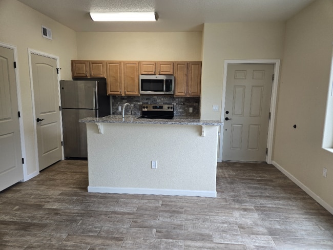 Foto del edificio - 430 W Pikes Peak Ave