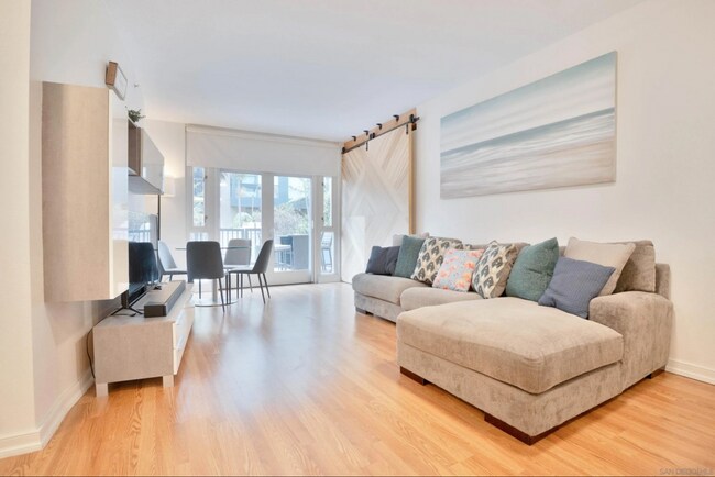 Building Photo - 530 K St