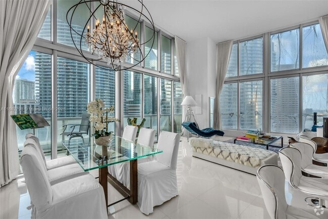 Building Photo - 465 Brickell Ave