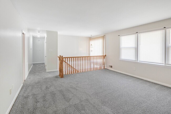 Foto del edificio - Spacious 4 BR/2.5 BA Single-Family Home in...