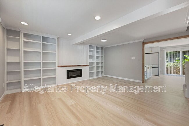 Building Photo - 7406 Golden Horseshoe Ct