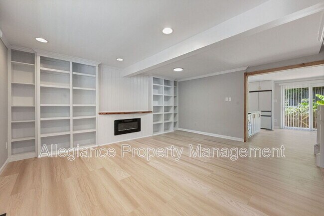 Foto del edificio - 7406 Golden Horseshoe Ct