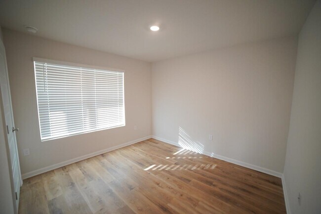 Building Photo - 4053 Brownstone Wy