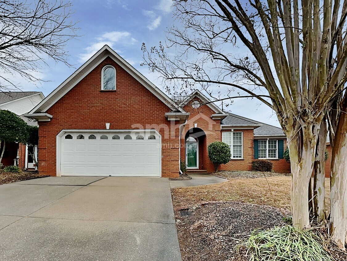 Primary Photo - 104 Foxfield Way