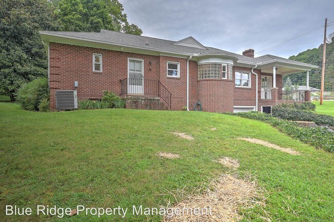 Building Photo - 3004 Fort Henry Dr