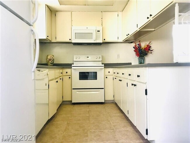 Building Photo - 3260 Cameron St