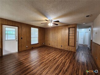 Building Photo - 1480 W Klein Rd