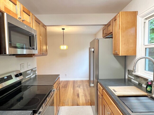 Foto del edificio - Newly Renovated Single-Family home located...