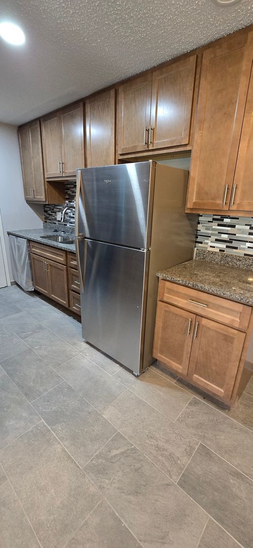 Building Photo - 9882 Greenery Ct