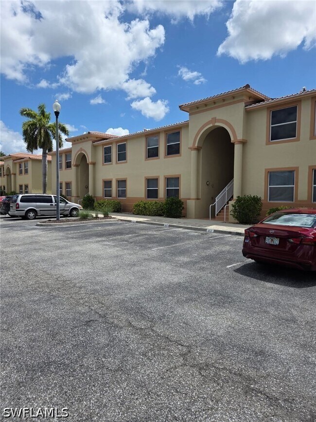 Building Photo - 15417 Bellamar Cir