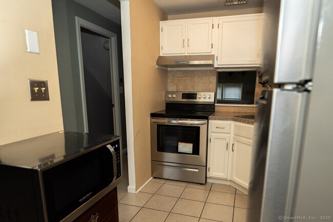 Foto del edificio - 74 Rising Trail Dr