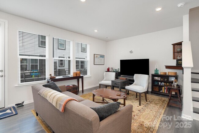 Building Photo - 408 Catawba Ave