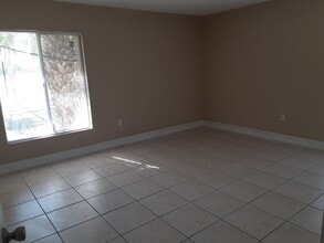 Building Photo - 1830 Maravilla Ave