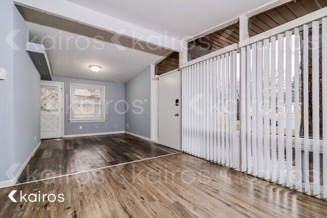 Foto del edificio - 775 Pebble Lane