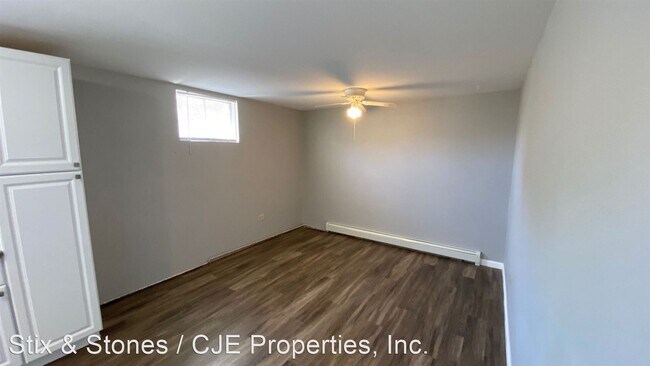 Building Photo - 1140 S Arbutus St