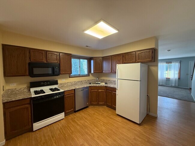Building Photo - 34293 Birch Ln