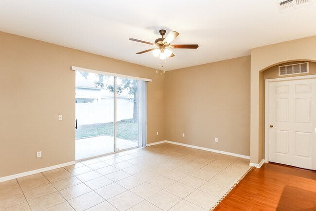 Foto del edificio - 17345 Bumblebee Pass