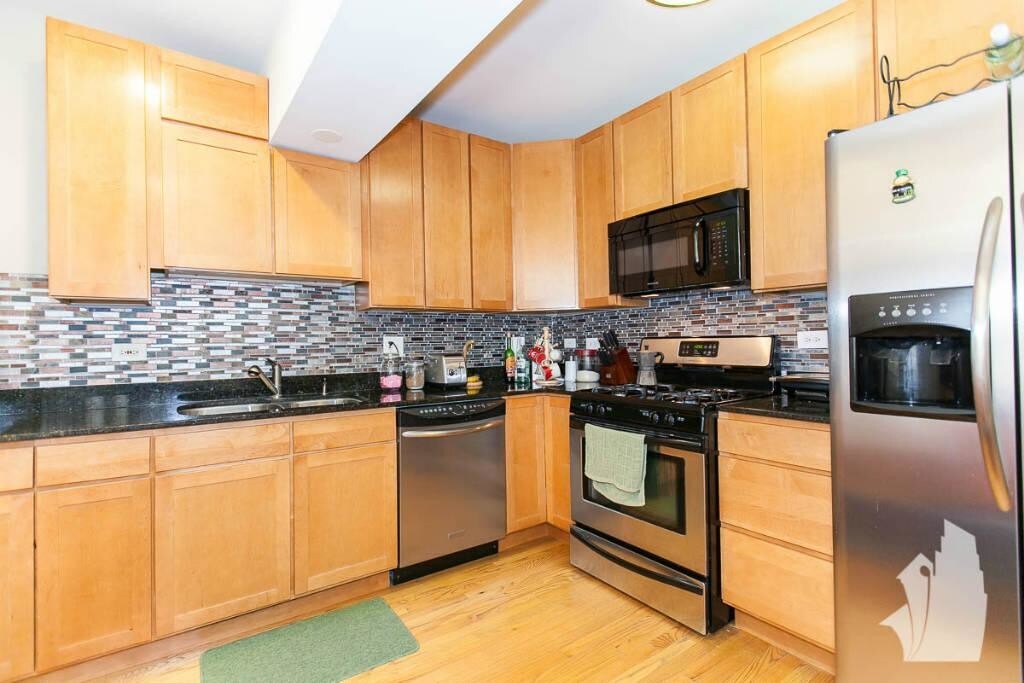 Primary Photo - 3556 N Keeler Ave