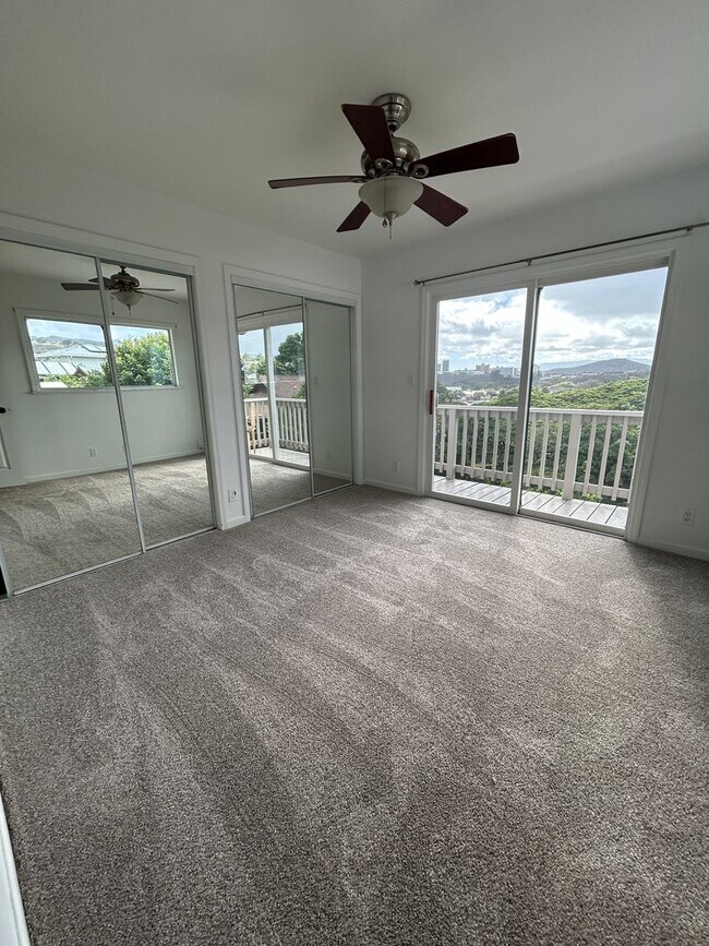 Foto del edificio - Spacious 3 Bedroom/2 Bathroom in Moanalua ...