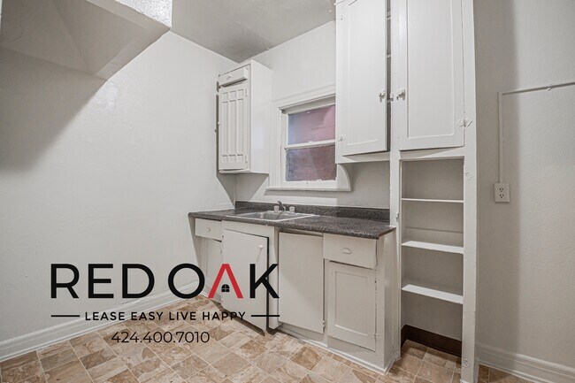 Foto del edificio - 693 Shatto Pl