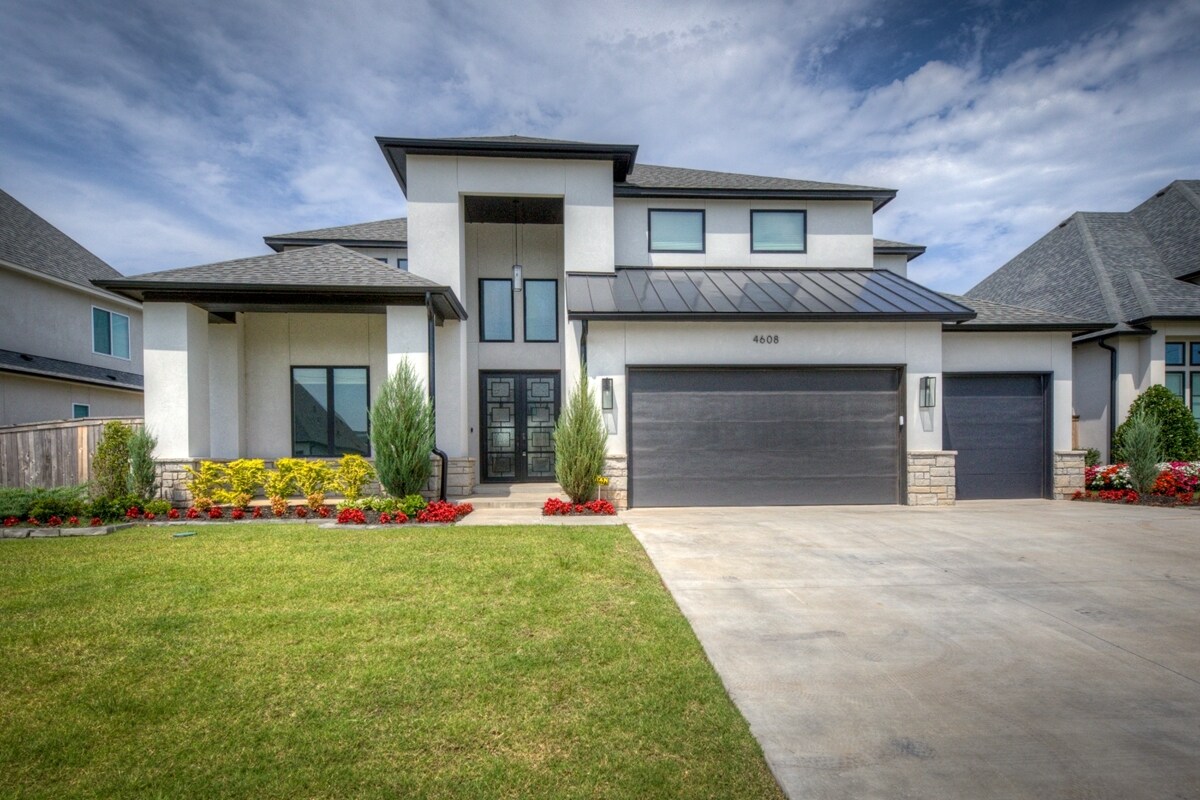 Foto principal - 4608 S Retana Ave W
