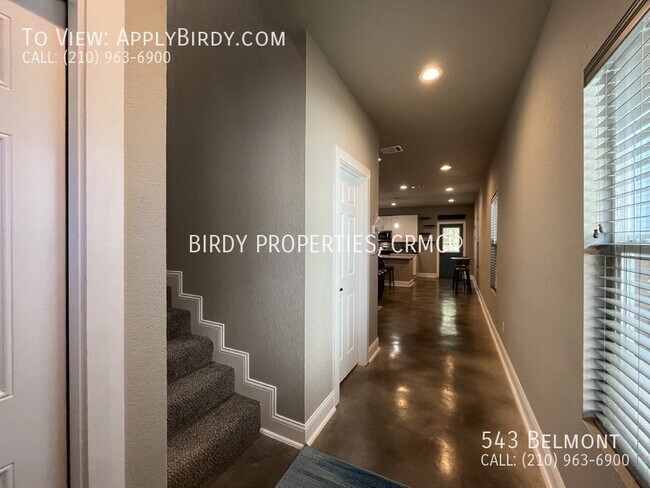 Foto del edificio - **2 Story, 3 Bed, 2.5 Bath Home Located in...