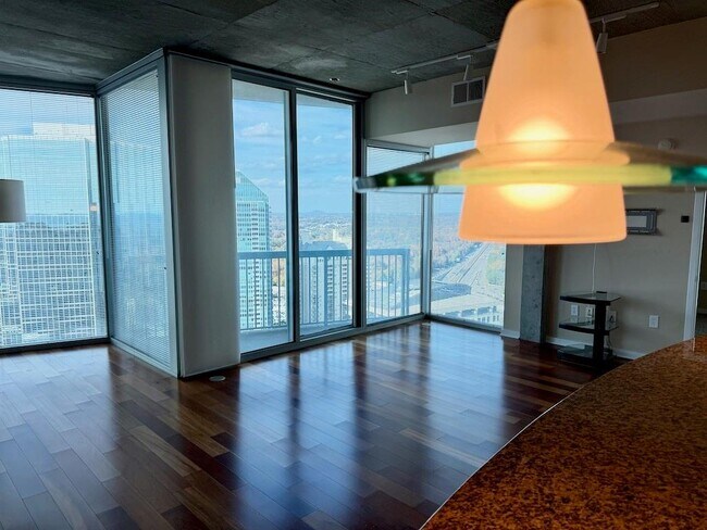 Foto del edificio - 3324 Peachtree Rd NE