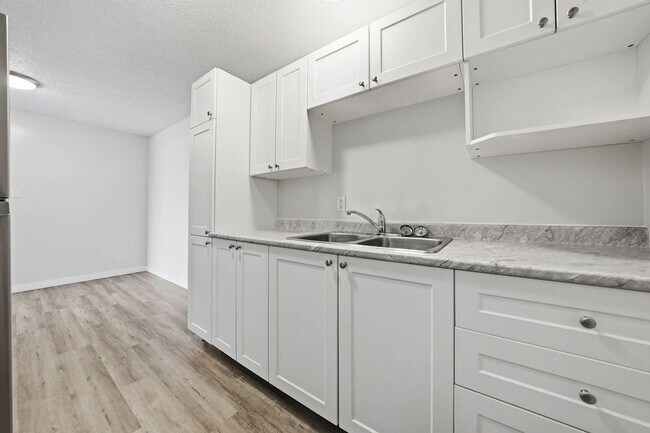 Photo du bâtiment - Westwood Apartments