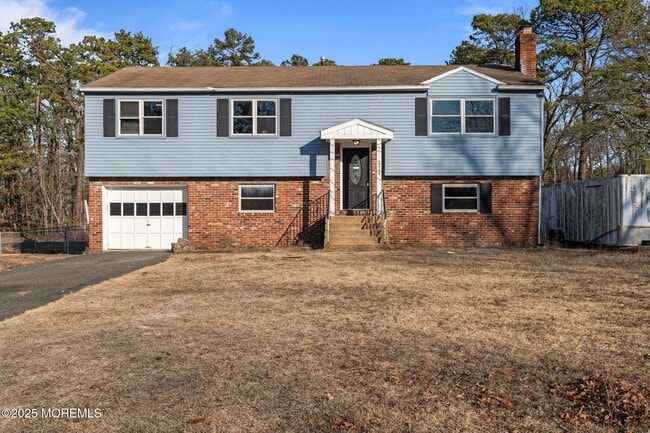 Building Photo - 2344 Fernwood Ave