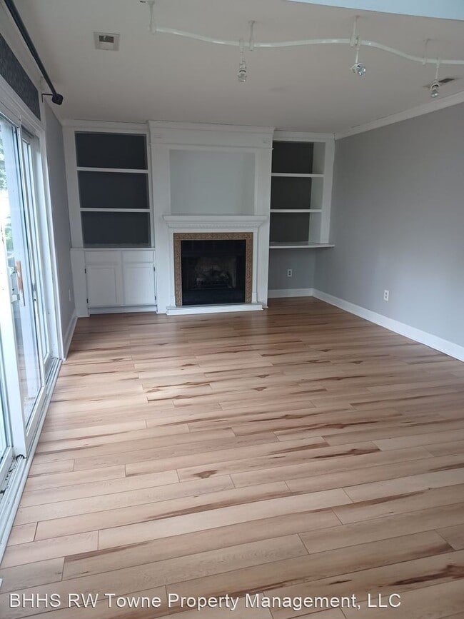 Building Photo - 3 br, 1.5 bath House - 2105 Singer Court