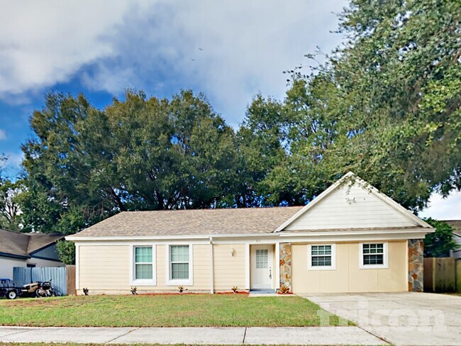 Foto del edificio - 910 Sunridge Point Dr