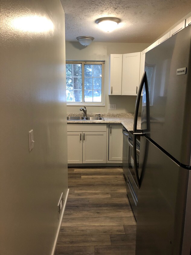 Foto principal - 989 Wadsworth Rd