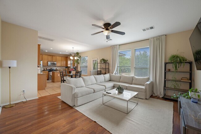 Foto del edificio - Charming 3-Bed in Avery Ranch | Park Views...