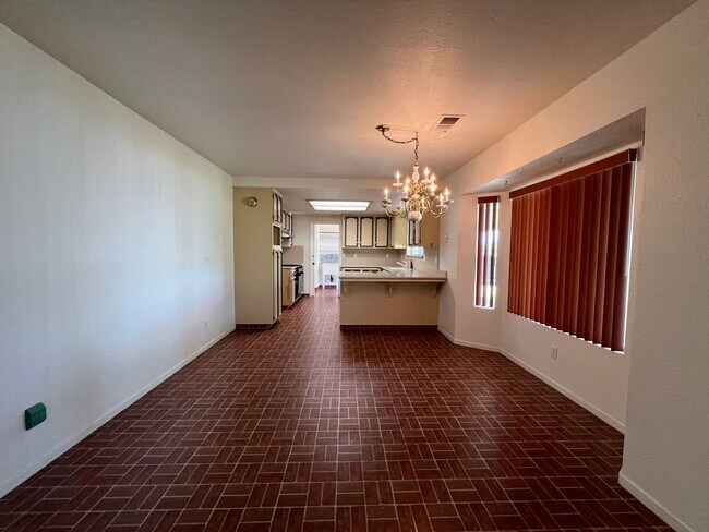 Foto del edificio - Now Available! In Madera Ranchos