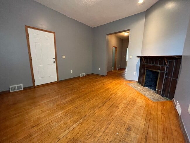 Building Photo - 666 Sims Ave