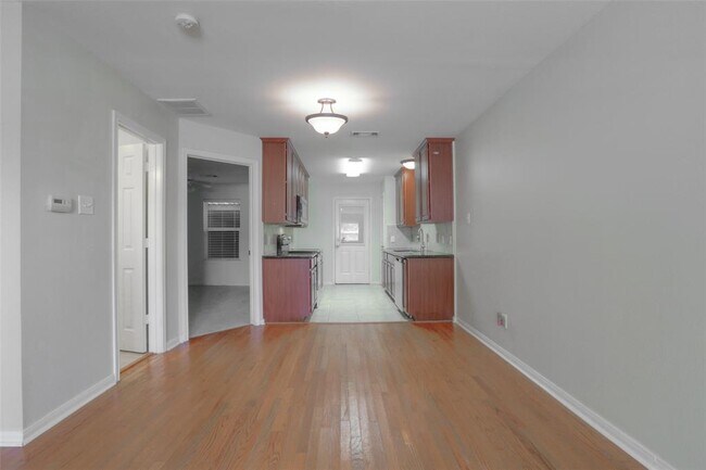 Foto del edificio - 11905 Algonquin Dr