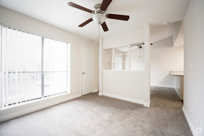 Malibu - 507SF - Studio - The Breakers Apartments