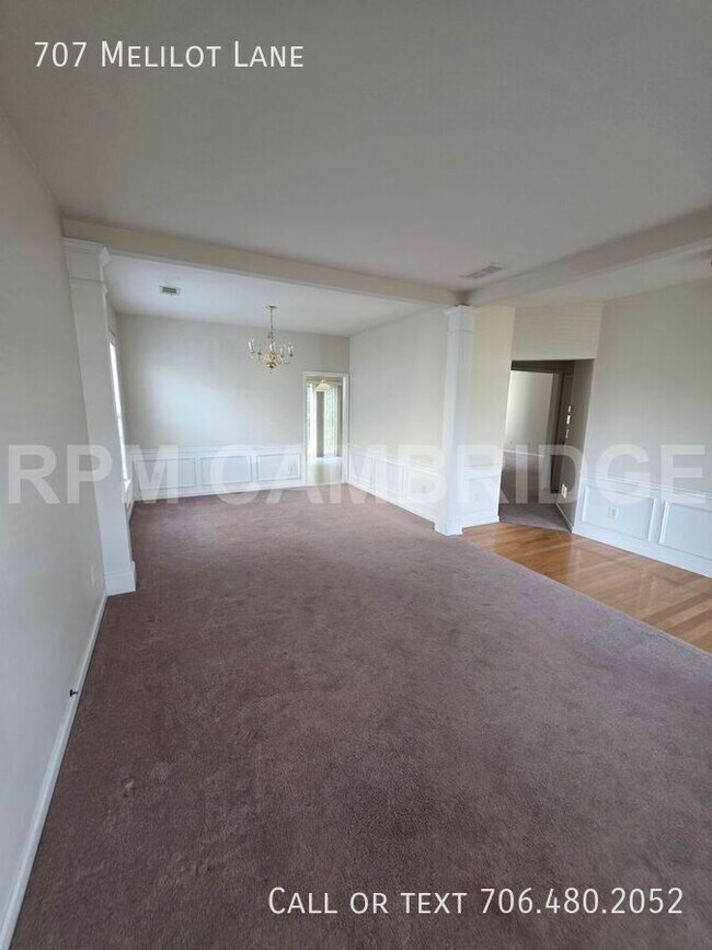 Building Photo - 707 Melilot Ln