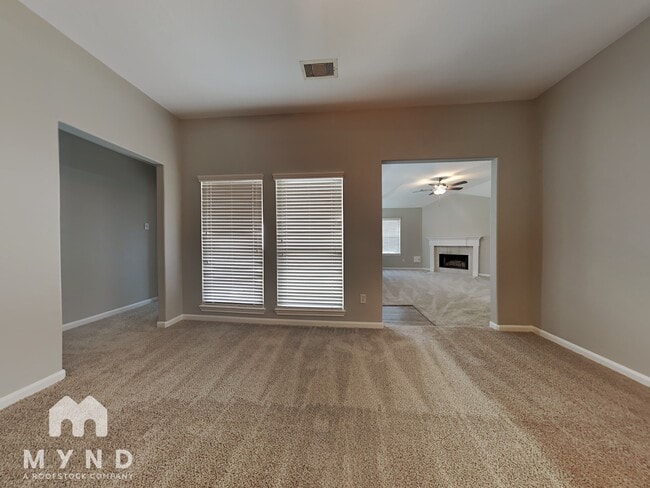 Building Photo - 983 Oak Lynn Dr