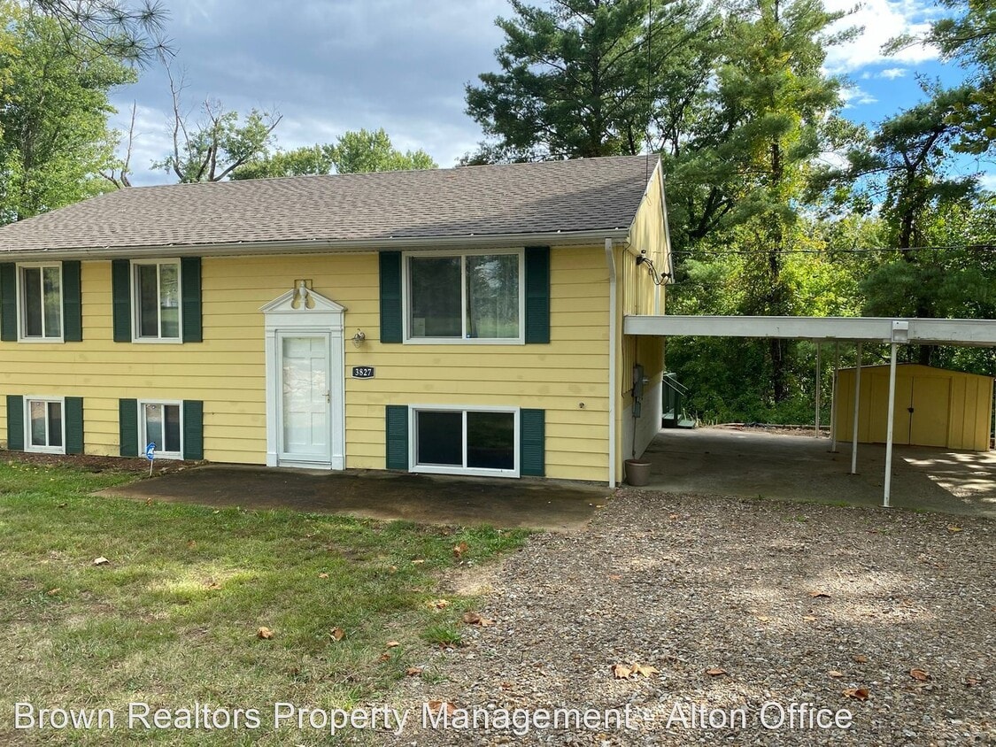 3827 Stanka Ln, Godfrey, IL 62035 House Rental in Godfrey, IL