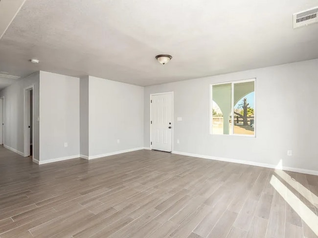 Building Photo - 30685-30682 Mehrten Dr