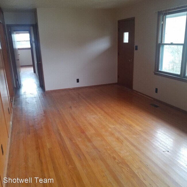 Building Photo - 3 br, 1.5 bath House - 2316 Laramie Dr